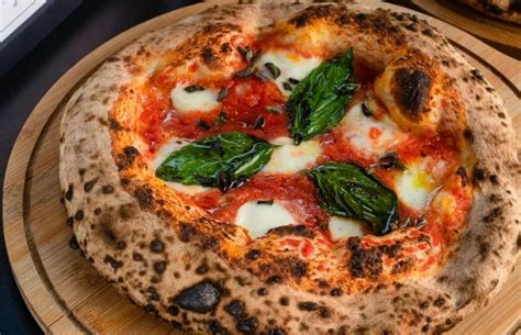 Jenis Pizza Khas Italia Yang Lezat Dan Populer City Awesome