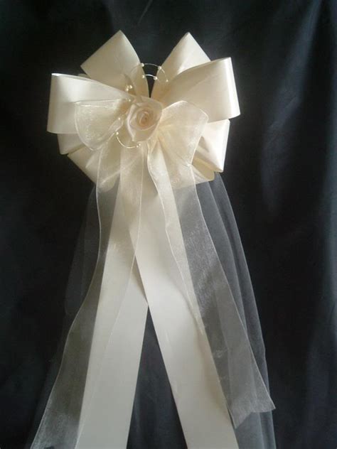 Decorating Diva Tips Guide To Wedding Bows Pew Bows Made Easy