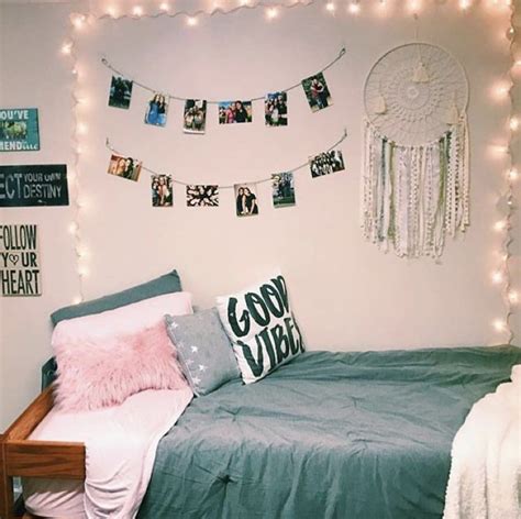 This amazing diy wall clock is a cute dorm room idea for anyone who loves old vinyl records. good vibes // shop tapestrygirls.com to design your dream ...