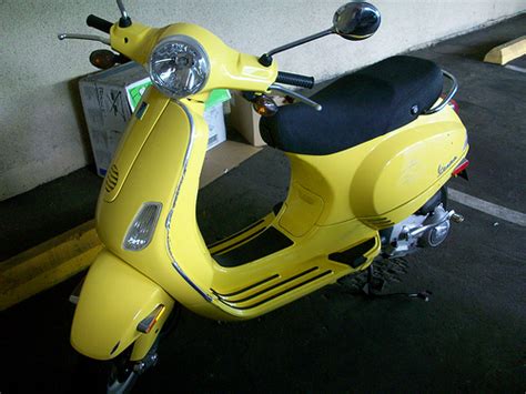 Check out complete specifications, review, features, and top speed of piaggio vespa lx 150. Modern Vespa : Yellow 2007 Vespa LX 150 - Orange, CA