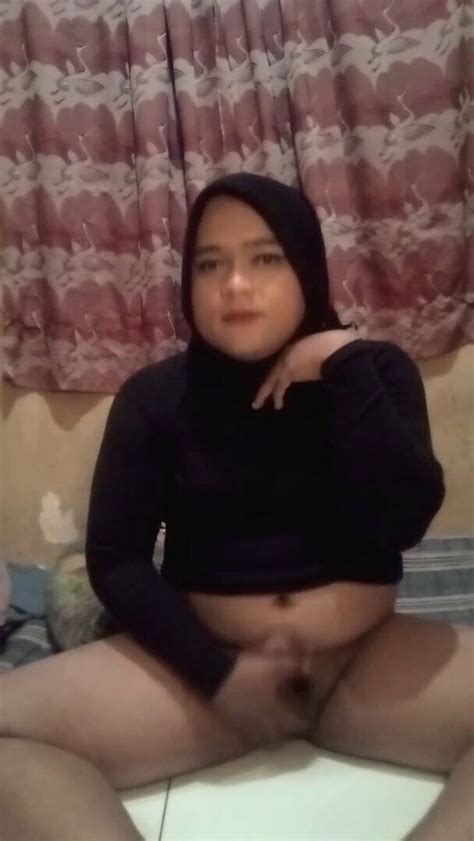 curvy hijab crossdresser jerks her own cute cock tranny xhamster