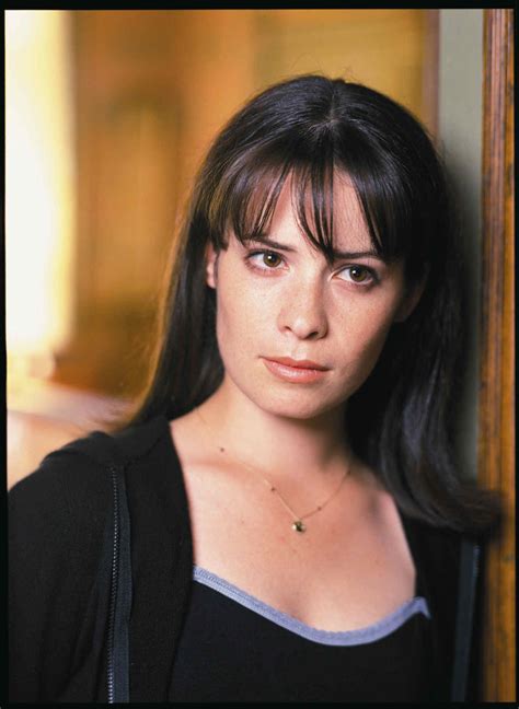 Holly Marie Combs Piper Charmed Charmed Sisters Charmed Tv Holly