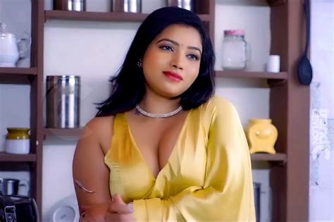 Rekha Mona Looks Stunning As Made A Strong Comeback