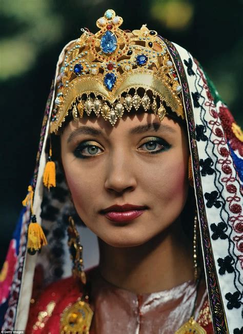 Uzbek Woman In Traditional Dress Traditional Dresses Uzbek Clothing Women