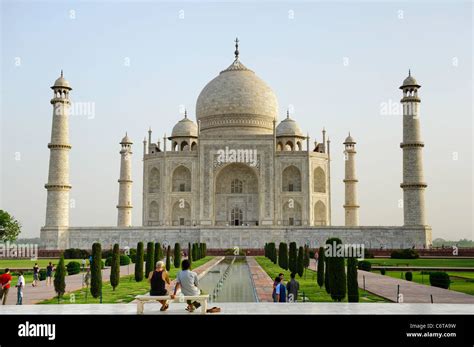 Taj Mahal Complex Stock Photo Alamy