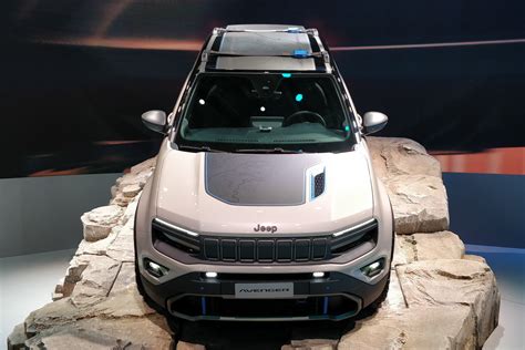 Foto Jeep Avenger 4xe Concept Sapore Davventura Alvolanteit