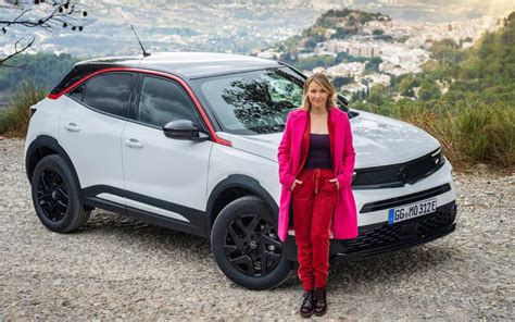 Manta Manta Zwoter Teil Tina Ruland Elektrisiert Vom Opel Mokka