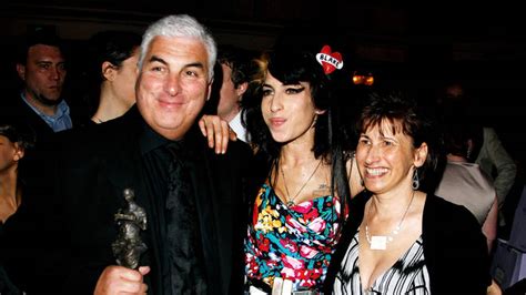 Amy Winehouse Facts Singers Parents Husband Tattoos And Death