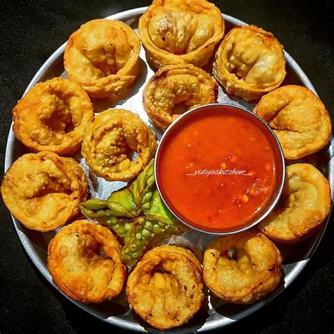 Delicious Fried Vegetable Momos
