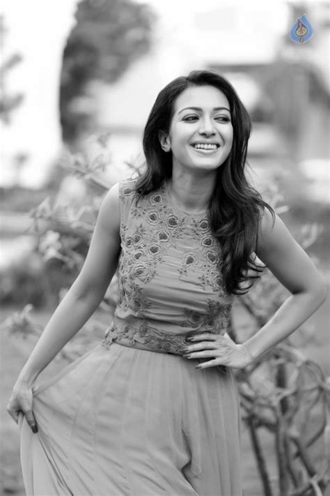 Catherine Tresa Photo Shoot Photo 22 Of 23