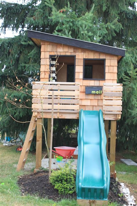 35 Pimped Out Playhouses Your Kids Need In The Backyard