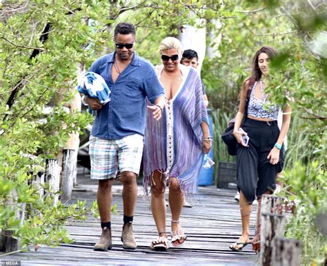 Cuba Gooding Jr And His Girlfriend Claudine De Niro Enjoy A Mexican Vacation After He Pled