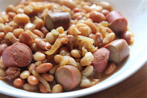 Just grab some hot dogs and some buns and check out our international toppings guide, below. Slow Cooker Hot Dogs and Beans - Cully's Kitchen