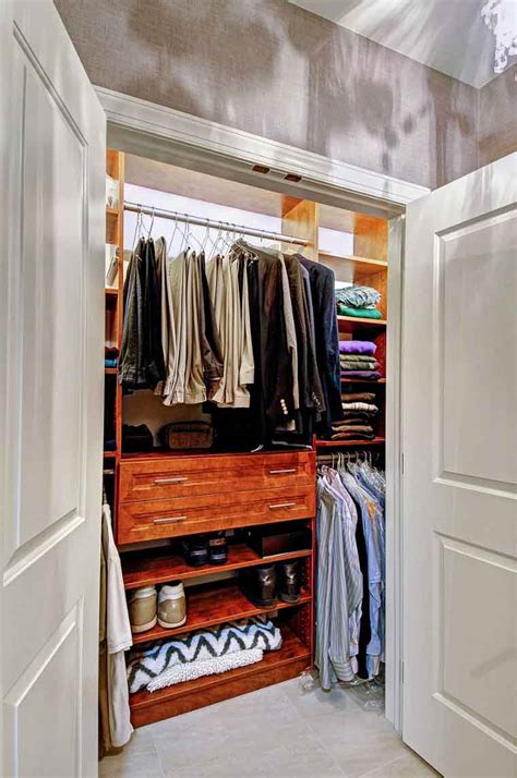 6 Custom Reach In Closet Design Ideas To Maximize Storage