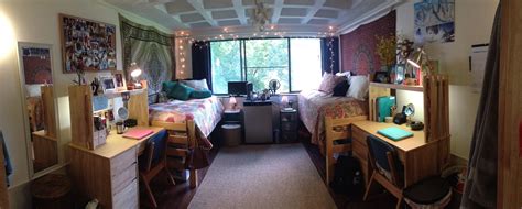 perfect cozy dorm room Cozy Dorm Room, Aesthetic Bedrooms, Dorm Stuff