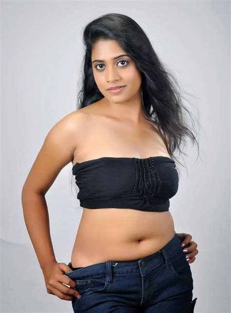 8 Hot Stills Telugu Actress Samatha Movieezreelblogspotcom