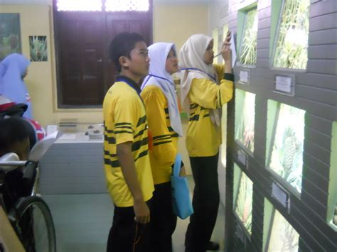 Panduan ini akan memberikan informasi lengkap seputar sekolah menengah kejuruan (smk) mulai dari bidang dan jurusan yang ada di dalamnya, persiapan kuliah untuk anak smk, hingga apa yang harus dilakukan bagi lulusan smk yang ingin terjun langsung di dunia kerja. Explorace Kepimpinan dan Pembimbing Rakan Sebaya. ~ Unit ...