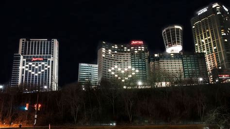Niagara Falls Hotels Are Lighting Up With Hearts In Solidarity With