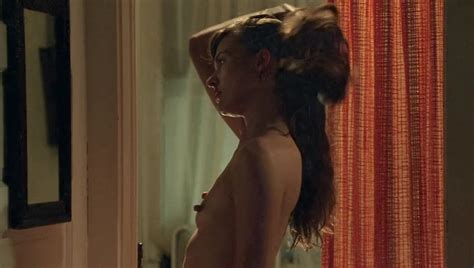 Milla Jovovich Nipples 34
