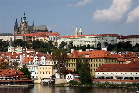 Prague Red Sand