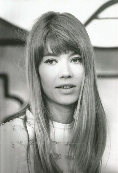 Françoise madeleine hardy (french pronunciation: Françoise Hardy in 2020 | Francoise hardy, Short hair fringe, Hardy