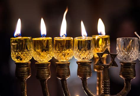 Jewish Canadians Begin Hanukkah Celebrations During Pandemic 660 News