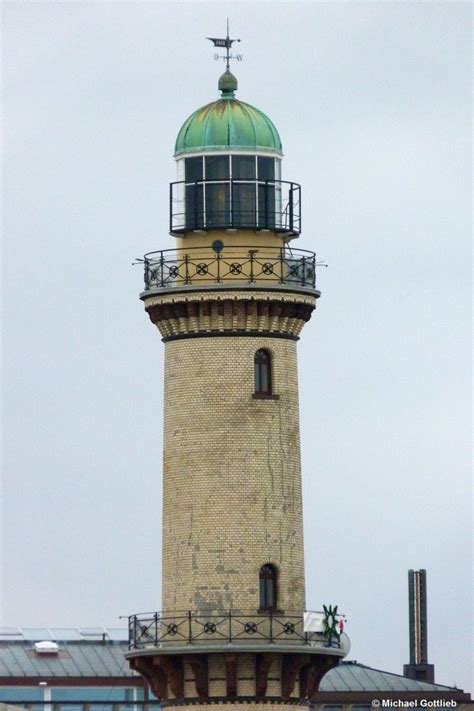 Alter Leuchtturm Von Rostock Warnemünde November 2011 Staedte Fotosde