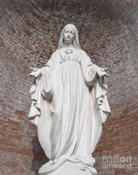 Estatua En Piedra De La Virgen María 3 Escultura De Kyna Studio Busto