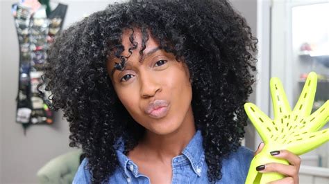 Today, i'm sharing some tips and techniques for when you're scrunching your curls, so that you can still get. How to diffuse curly hair without frizz ft. Devacurl ...