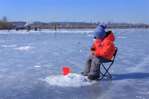 How To Go Ice Fishing On Lake Of The Woods The Complete Guide Updated