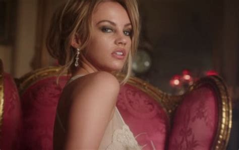 Samantha Jade Sets Pulses Racing In Raunchy New Music Video Angel Daily Mail Online