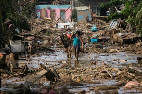 In Photos Deadly Deluge In Philippines After Typhoon Vamco Daily Sabah