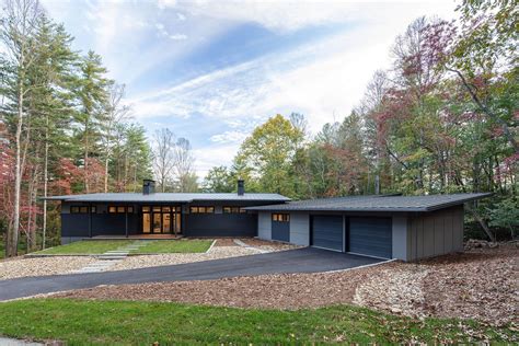 Modern Home In Asheville Nc Architecture Modernhome Flatroof The