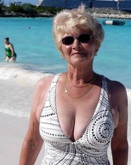 Granny And Mature Cleavage Nusexpics Com Curvy Women Outfits Without
