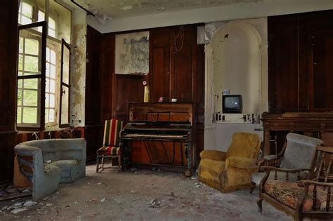 Inside Creepy Abandoned Mansions Around The World Abandoned Mansions