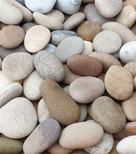 25 150 Smooth Small Pebbles 2 3 Cm Approx For Art Craft Etsy