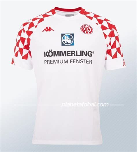 Mit dem diesjährigen fastnachtstrikot würdigt mainz 05 in dieser besonderen saison nicht nur die fünfte jahreszeit, sondern auch all jene, die jedem verkauften trikot liegt ein 05er kneipendeckel im wert von 11 euro bei. Camiseta suplente Kappa del Mainz 05 2020/21