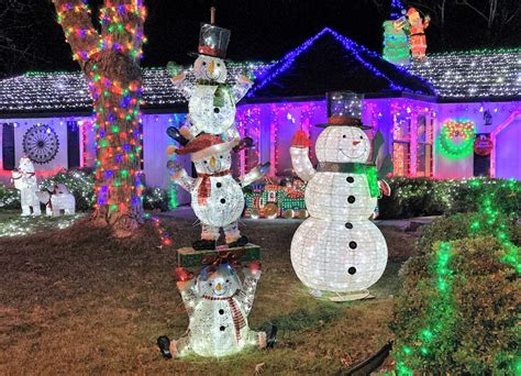 Where To See Amazing Christmas Lights In Redding Anderson Shasta Lake