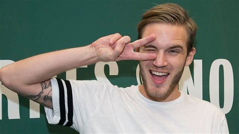 Pewdiepie Signs Exclusive Live Streaming Deal With Youtube Bbc News