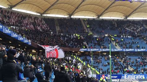 Ein klarer favorit ist dabei nicht auszumachen: HSV - St.Pauli Derby Ausschreitungen im Stadion - YouTube