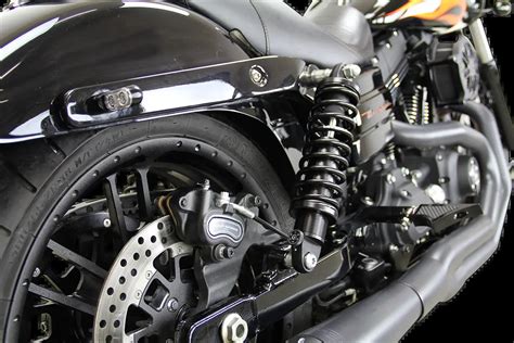 How To Adjust Rear Shocks On A Harley Davidson Dyna