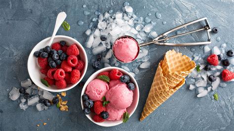 La recette miracle de Cyril Lignac pour une glace aux fruits rouges
