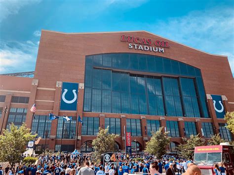 Your Guide To An Amazing Colts Gameday At Lucas Oil Stadium