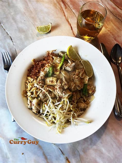 How To Make Authentic Pad Thai The Curry Guy