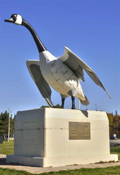 26 Famous Landmarks In Canada Canada Goose Parka Roadside
