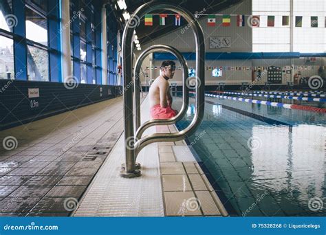 Amputee Professional Swimmer Stock Photo Image Of Commitment Gain
