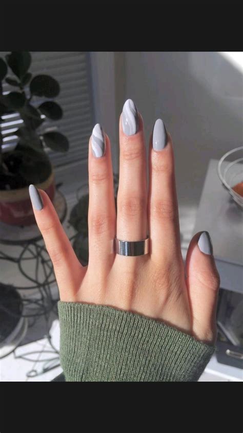 40 Examples Of Grey Silver Nails For A Cool Manicure Artofit