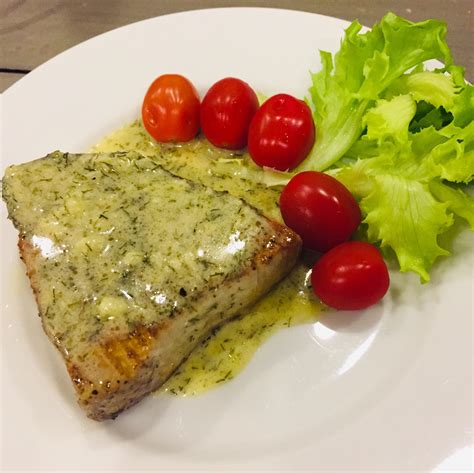 Simple Pan Fried Tuna Steak With Garlic Dill Infused Butter Sauce R