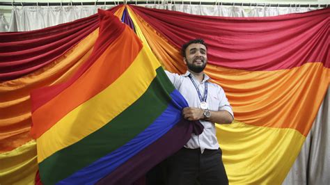 urteil des obersten gerichts indien legalisiert homosexualität tagesschau de