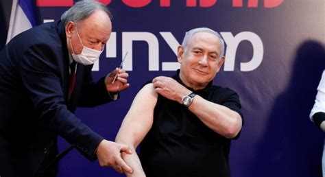 Single vaccine dose leads to 'greater risk' from new coronavirus variants, south african experts warn. Primeiro-ministro de Israel recebe vacina contra o novo ...